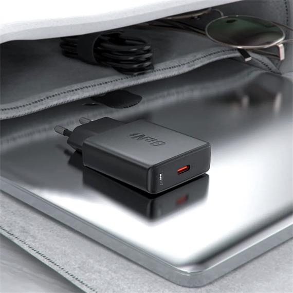 Cargador USB-C Acefast A65 PD20W GaN Ultra Plano Negro