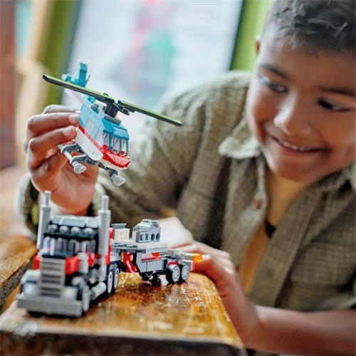 LEGO 31146 Camión Plataforma con Helicóptero