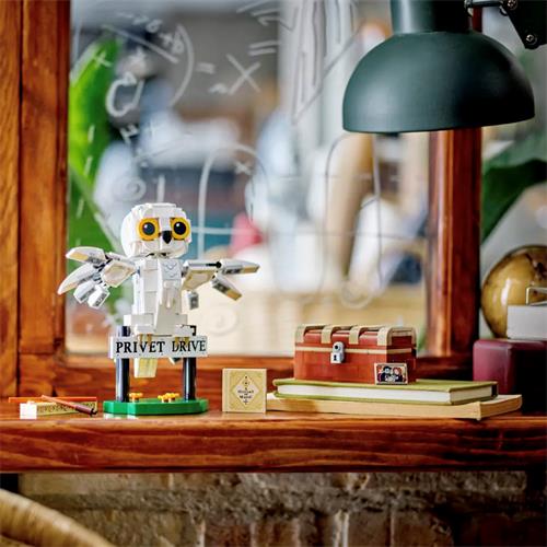 LEGO 76425 Hedwig en el Número 4 de Privet Drive