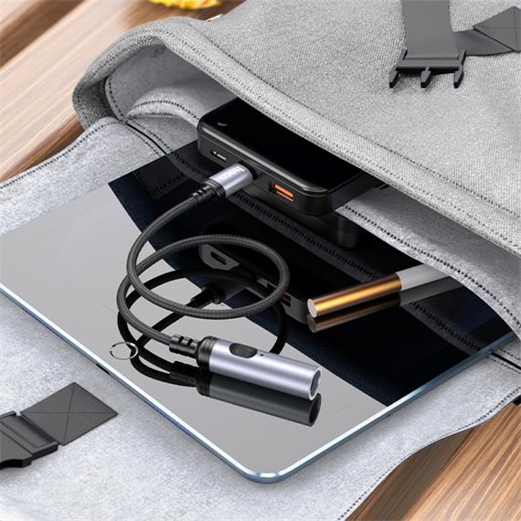 Hoco UA30 Mechero para Coche con Conexión USB-C y cable 30cm