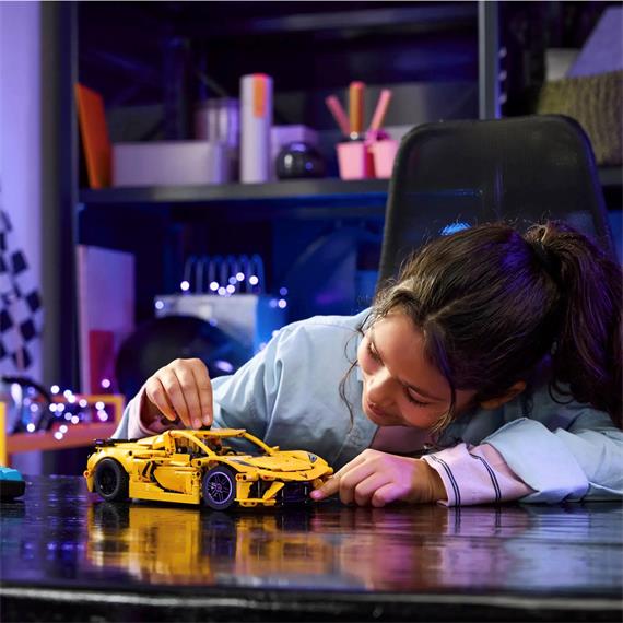LEGO 42205 Chevrolet Corvette Stingray