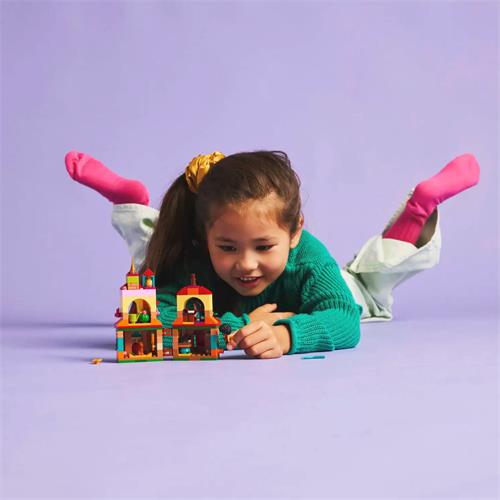 LEGO 43261 Encanto Mini House