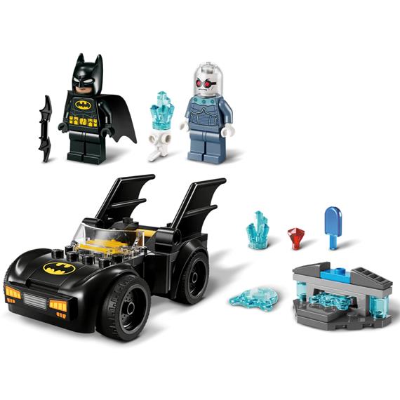 LEGO 76301 Batman & Batmobile vs Mr Freeze