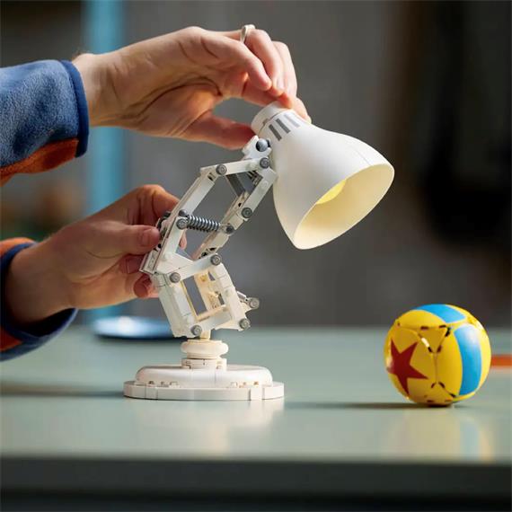 LEGO 21357 Disney Pixar Luxo Jr.