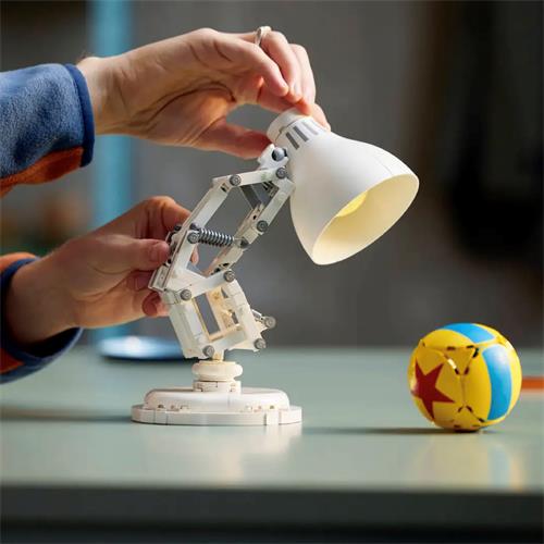 LEGO 21357 Disney Pixar Luxo Jr.