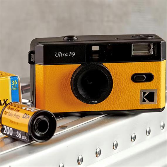 Kodak Ultra F9 Cámara Analógica de Carrete 31mm f/9 Amarilla