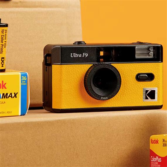 Kodak Ultra F9 Cámara Analógica de Carrete 31mm f/9 Amarilla