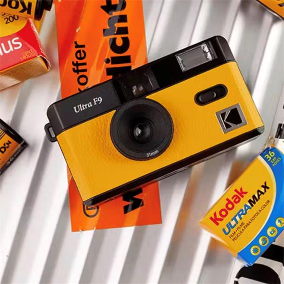 Kodak Ultra F9 Cámara Analógica de Carrete 31mm f/9 Amarilla
