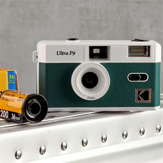 Kodak Ultra F9 Cámara Analógica de Carrete 31mm f/9 Verde Oscuro