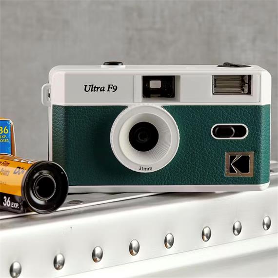 Kodak Ultra F9 Cámara Analógica de Carrete 31mm f/9 Verde Oscuro