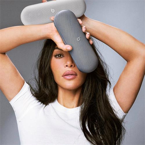 Beats Pill x Kim Kardashian (3ª Gen) Altavoz Inalámbrico Gris Oscuro (MAX44LL/A)