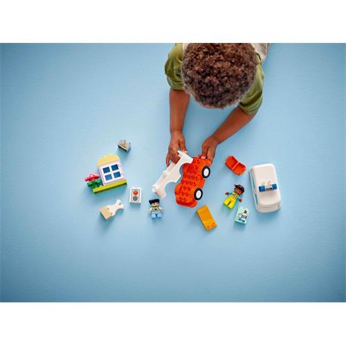 LEGO 10447 Ambulance & Driver