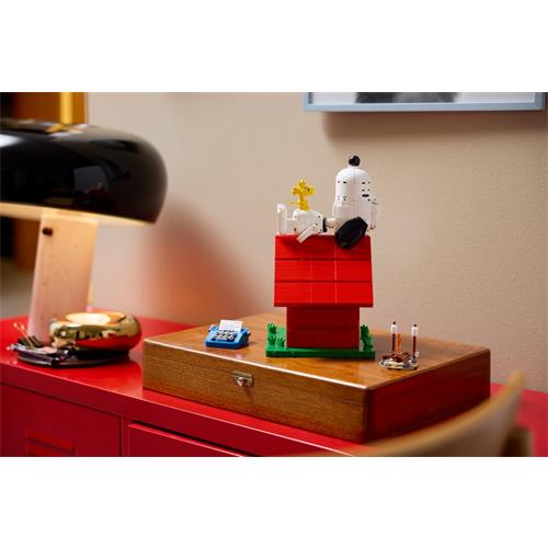 LEGO 21368 Peanuts: Snoopy´s Doghouse