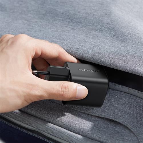 Cargador USB-C Acefast A136 PD40W Mini GaN Cargador Rápido Negro