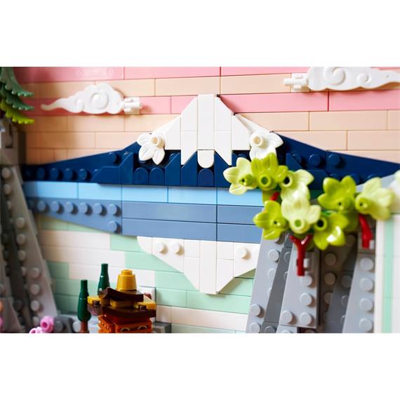 LEGO 31218 Japanese Cherry Blossom Landscape