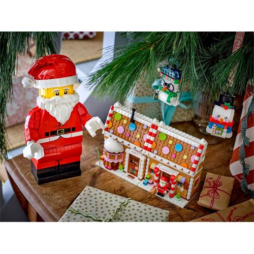 LEGO 40820 Up-Scaled Santa Minifigure