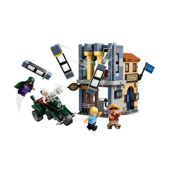 LEGO 75642 Showdown with Captain Smoker